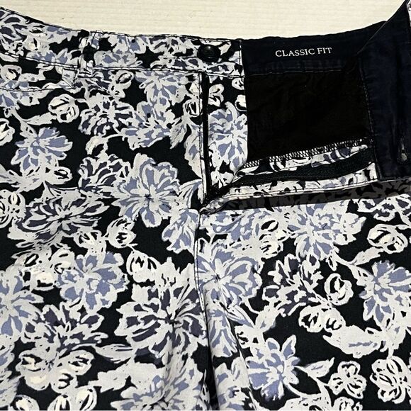 Croft and Barrow Blue Floral Shorts Size 12 - Picture 4 of 8